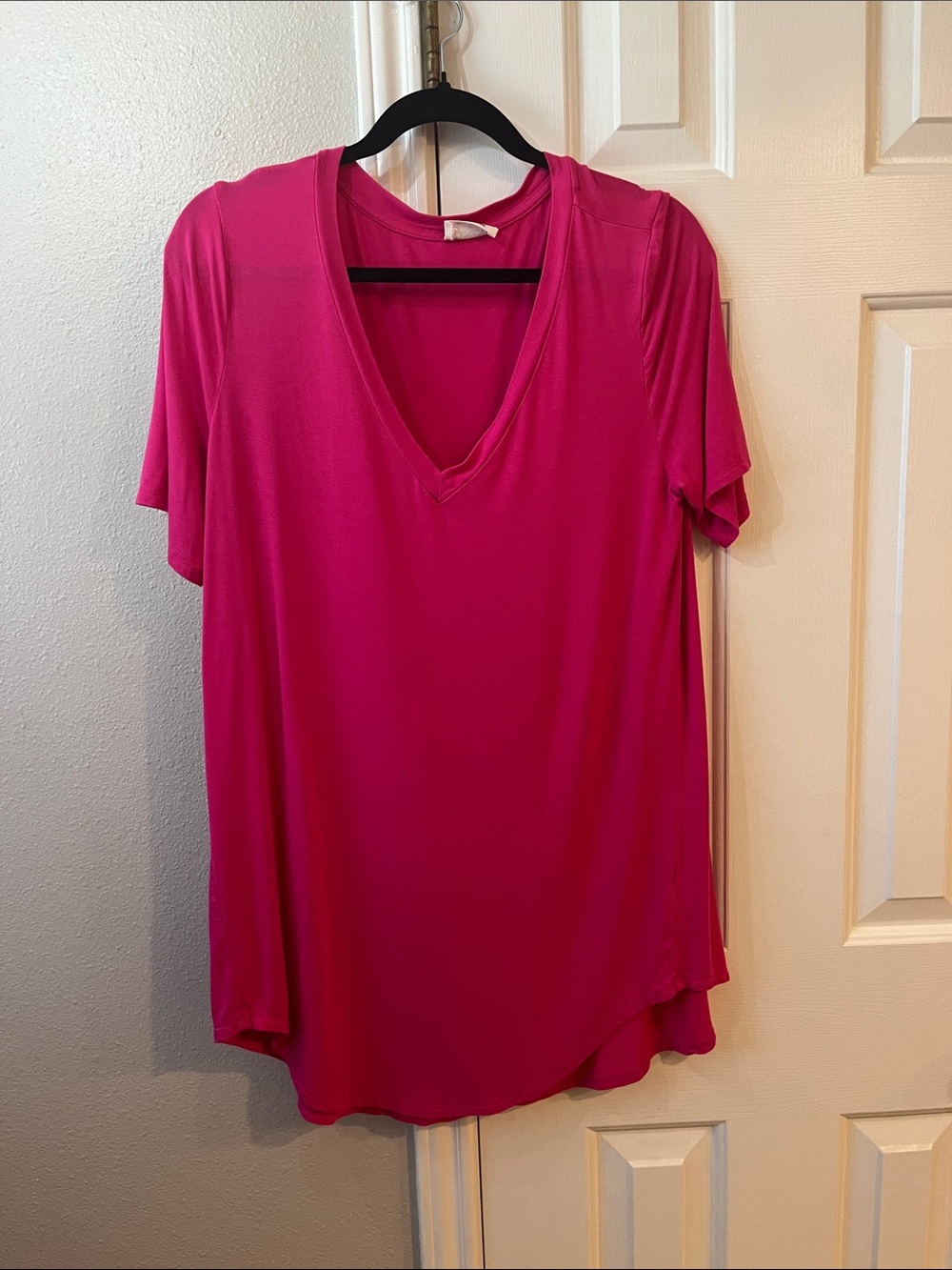 Zenana Outfitters Hot Pink V-Neck Short Sleeve Top